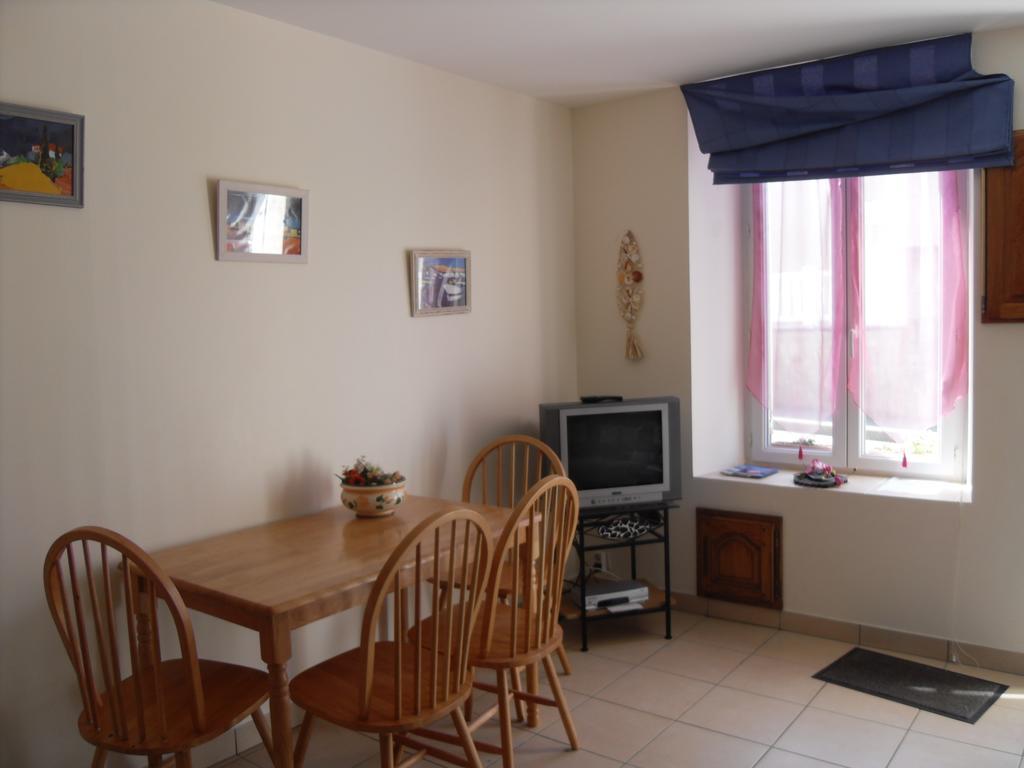 Maison En Pierre Apartment Port-en-Bessin-Huppain Ruang foto