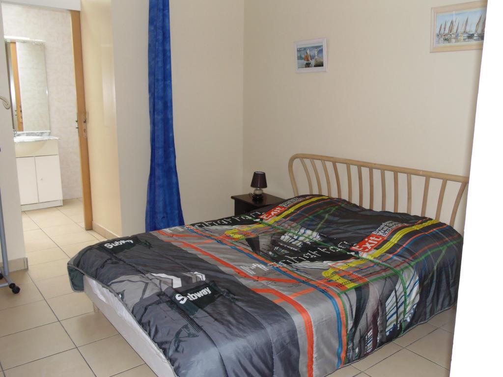 Maison En Pierre Apartment Port-en-Bessin-Huppain Ruang foto